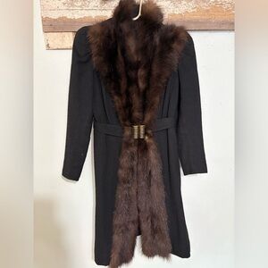 True vintage 40s 50’s Women's Black tailored Coat with Brown Fur Trim